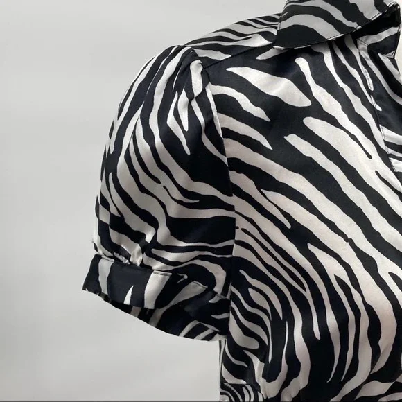 Guess Jeans Zebra Print Silky Short Sleeve Button Front Ruched Collared Blouse - Picture 6 of 14